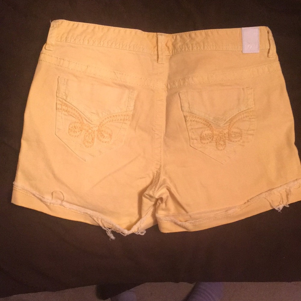 Shorts - Picture 2 of 3